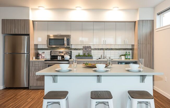 Studio, 1 bath, 391 sqft, $1,695, Unit 409