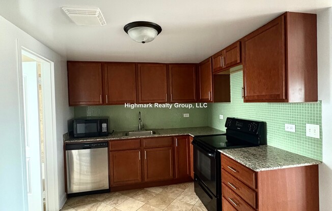 7630 1/2 N Milwaukee Ave