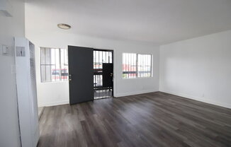 11308 S Figueroa St