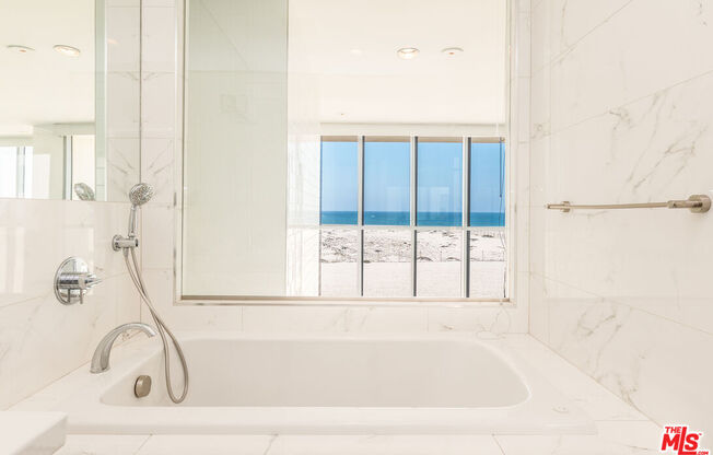 5205 OCEAN FRONT WALK