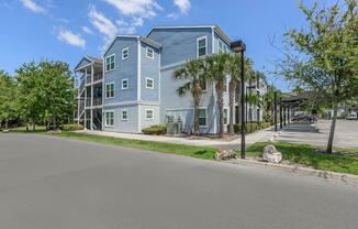 Fountain Lake - Apartment Living in Bradenton, FL