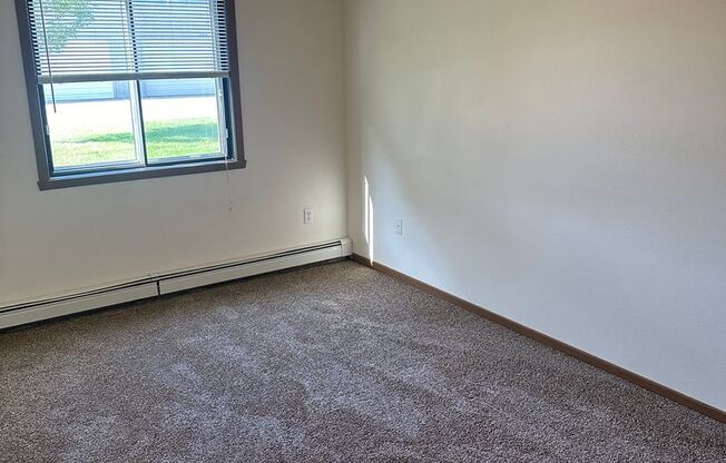 2 beds, 1 bath, 900 sqft, $850, Unit 104