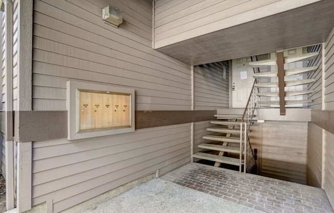 1 bed, 1 bath, 700 sqft, $2,295, Unit 33