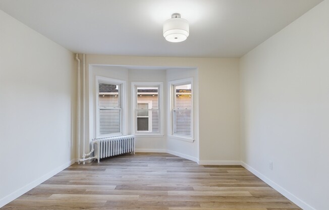 4 beds, 2 baths, 1,300 sqft, $4,300, Unit 2