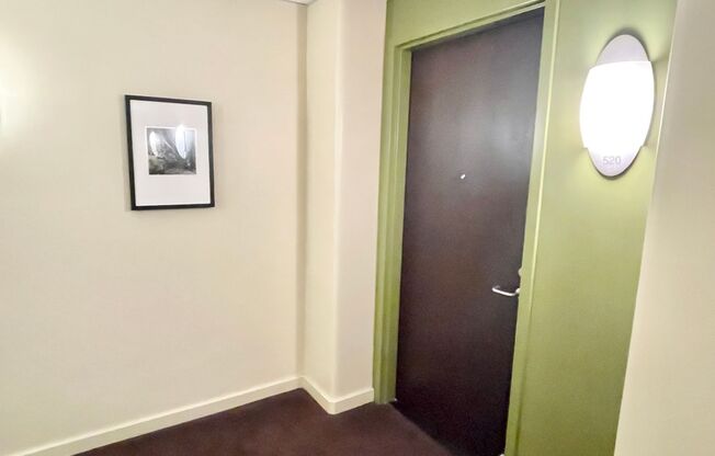 2 beds, 2 baths, $5,800, Unit Unit 520