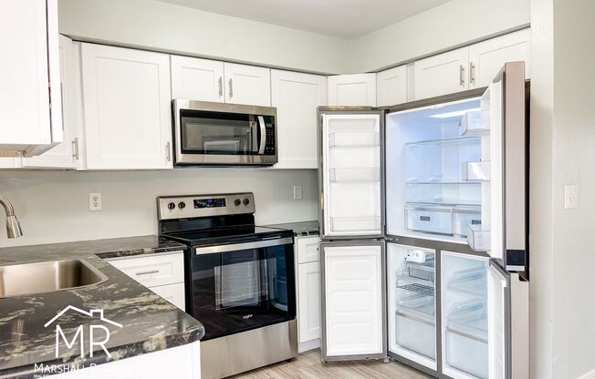 Charming 2 Bed 1 Bath Duplex in NE Cape