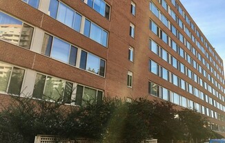 Beautiful Studio Condo For Rent Near Courthouse Metro