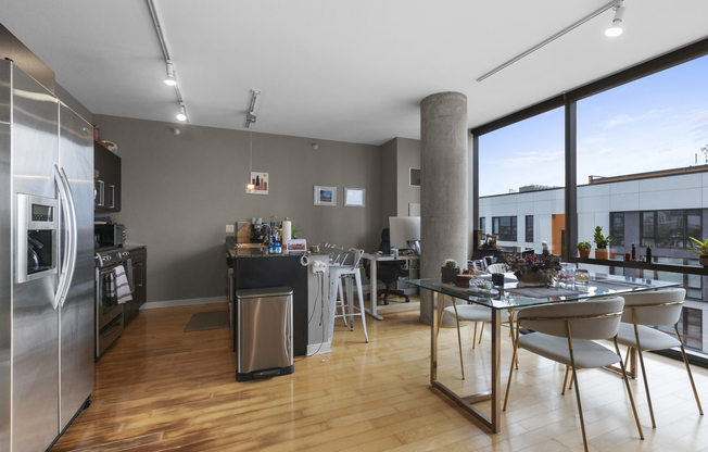 860 W Blackhawk St, Chicago IL 2401