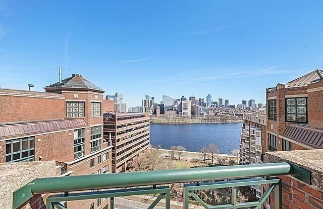 1 bed, 1 bath, 854 sqft, $3,500, Unit 428
