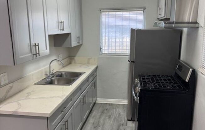 3 beds, 1 bath, 1,075 sqft, $2,495, Unit 2028-A