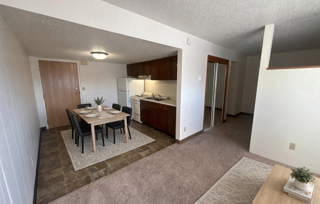 Studio, 1 bath, 500 sqft, $650, Unit 210