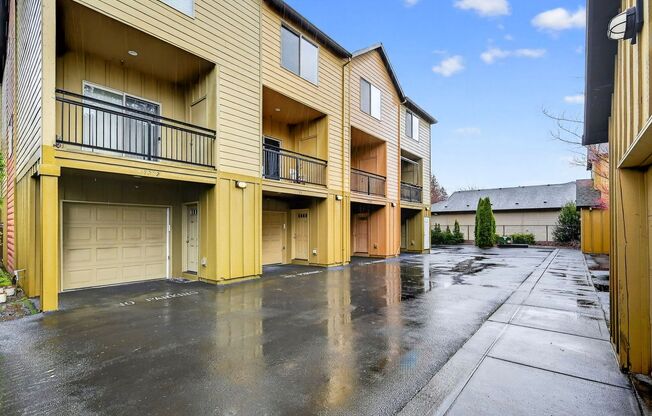3 beds, 2.5 baths, 1,517 sqft, $2,395, Unit 17264