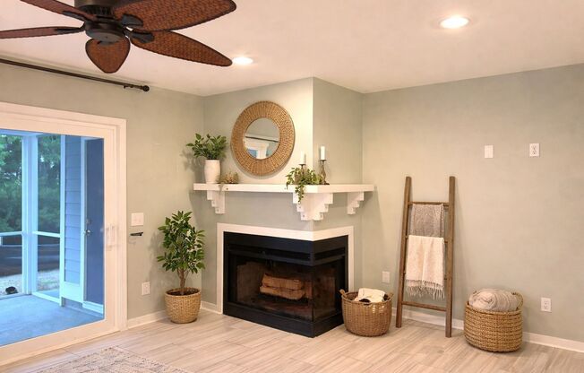 End Unit Townhome in Central Mount Pleasant - AVAILABLE August 1, 2026!