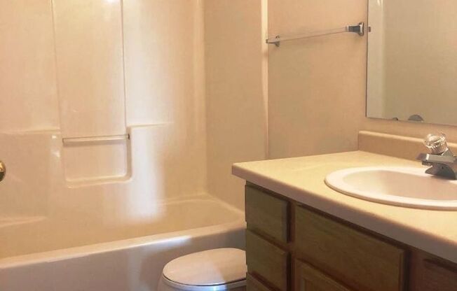 2 beds, 1 bath, 1,000 sqft, $910, Unit 116