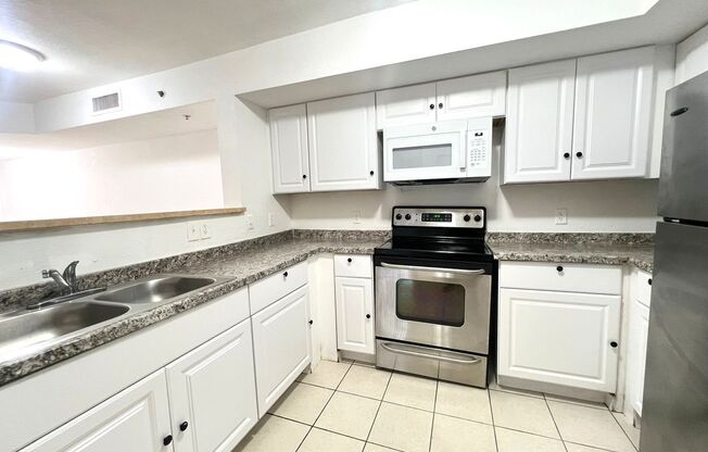 Welcome to Your Ideal Home in North Miami's Gated Community