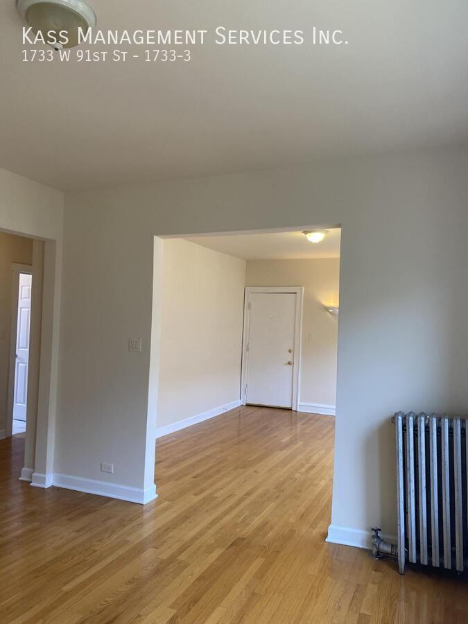 1733 W 91 ST