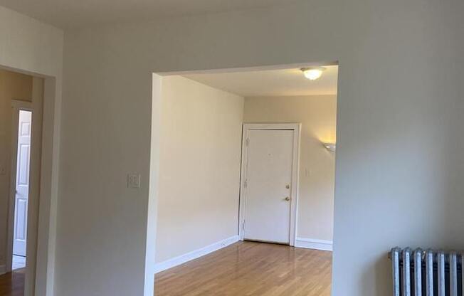 1733 W 91 ST