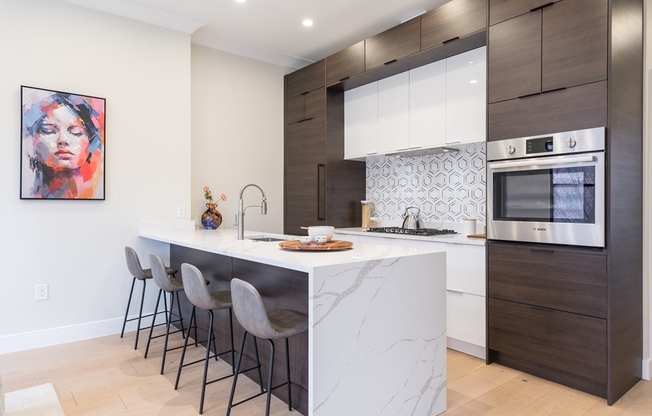 577 MASSACHUSETTS AVE