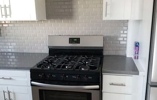 3300-3306 Pomeroy Ave