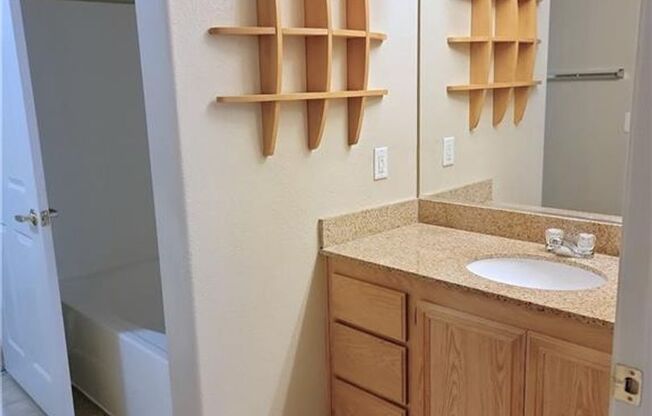 1 bed, 1 bath, $1,400, Unit Building 28