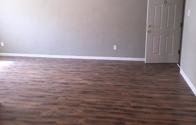 1 bed, 1 bath, 755 sqft, $925, Unit 19