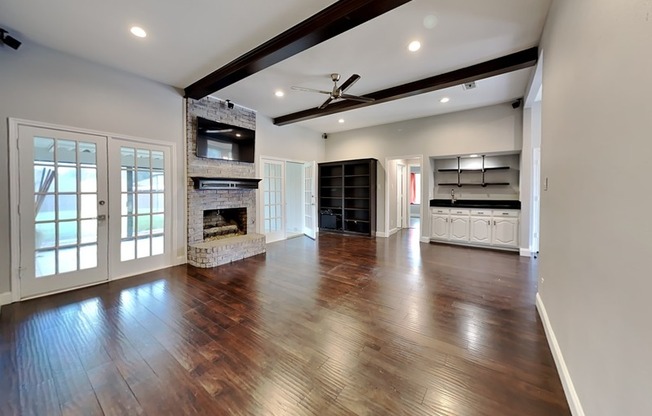 2216 CARMEL DR