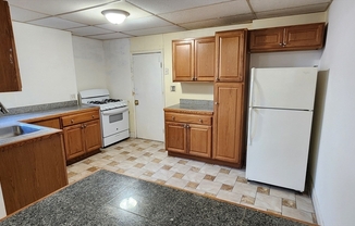 2 beds, 1 bath, 900 sqft, $2,400, Unit 2