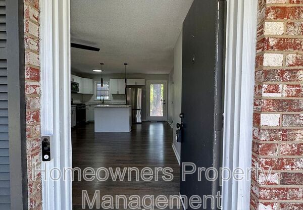 7605 JENNINGS LN