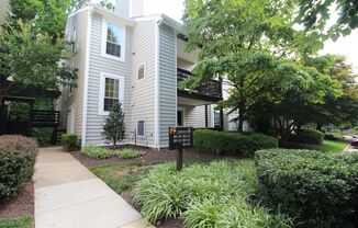 Large upper-level condo