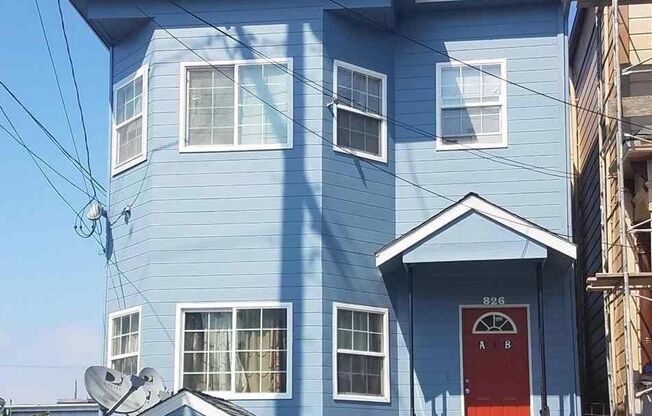 West Oakland 3 Bedroom Flat!