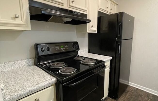 2 beds, 2 baths, 931 sqft, $1,185, Unit 14-1415