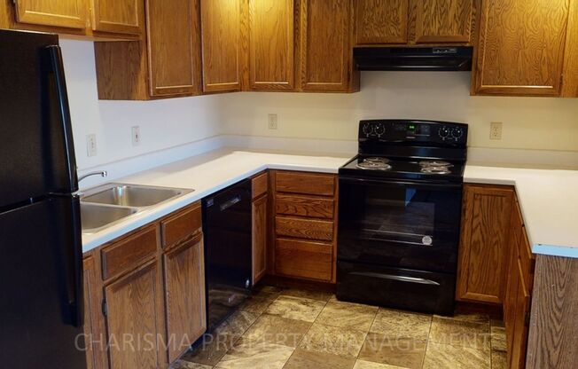 2 beds, 1 bath, 744 sqft, $925, Unit 1016 Southland Lane #09