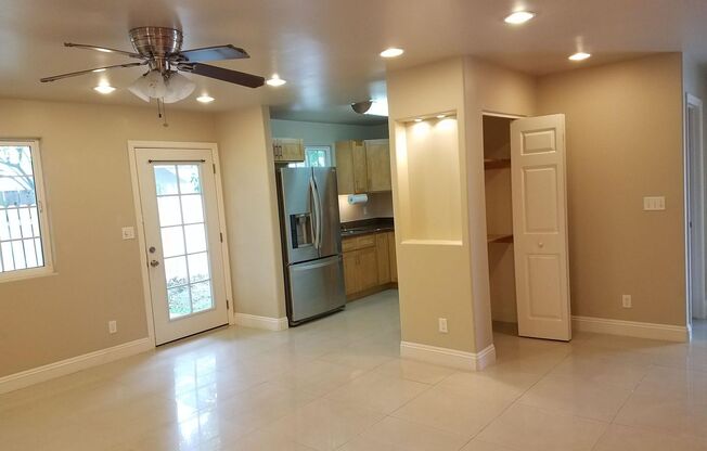 Pet Friendly, Ground Level, W/D, AC, Great Location
