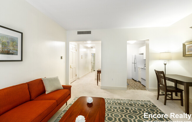 387 Commonwealth Ave Apt 3