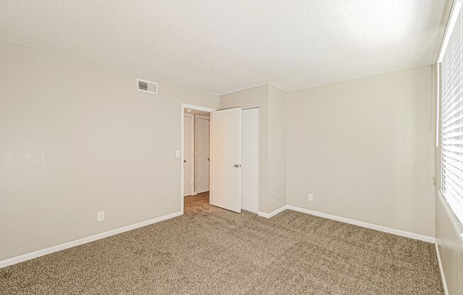 2 beds, 1.5 baths, 874 sqft, $1,075