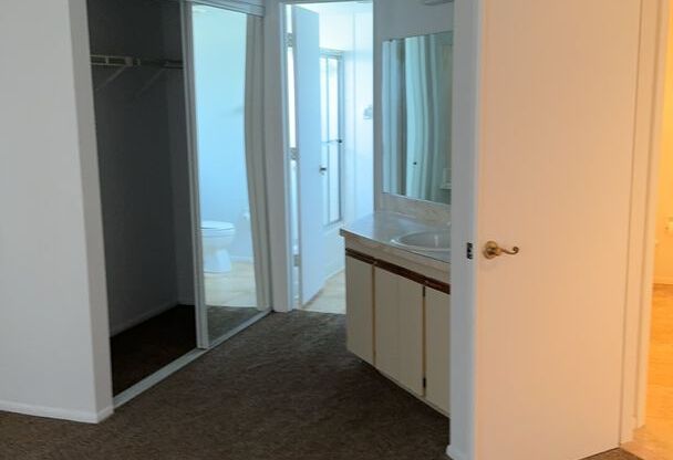 2 beds, 2 baths, $1,350, Unit # #J 102