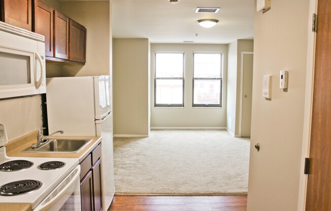 Studio, 1 bath, 402 sqft, $650, Unit 320