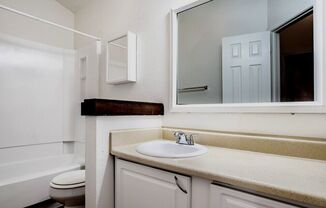 2 beds, 2.5 baths, 976 sqft, $1,380, Unit 135