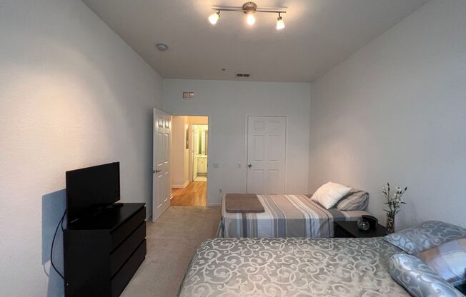 2 beds, 2 baths, $1,800