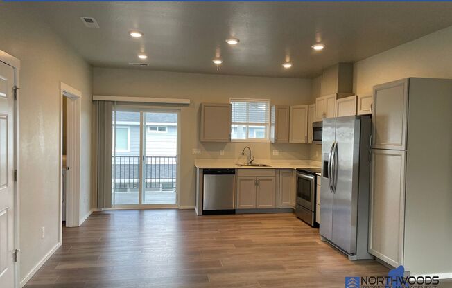 2 beds, 1 bath, $1,575