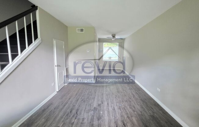 2 beds, 1 bath, 752 sqft, $995, Unit 1300-7