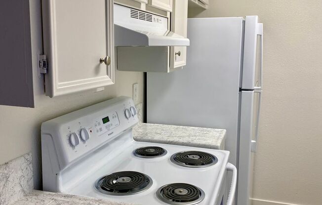 2 beds, 1 bath, 900 sqft, $2,300, Unit 8324-31