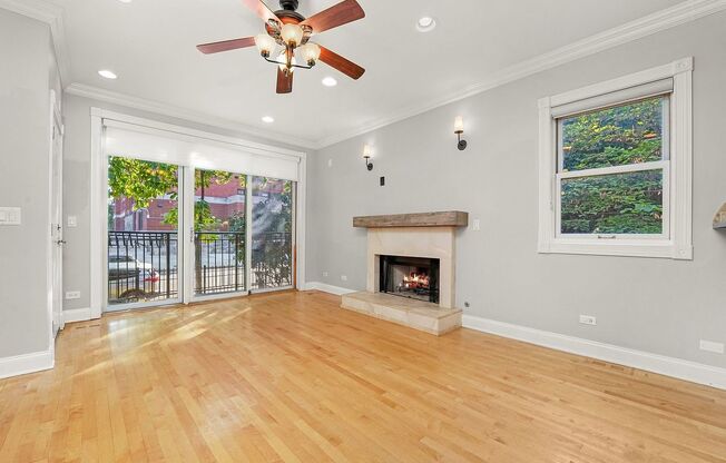 2430 W IOWA ST