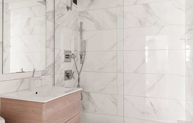 1 bed, 1 bath, 724 sqft, $5,200, Unit 6M