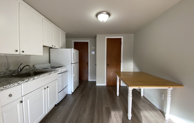 1 bed, 1 bath, 750 sqft, $1,400, Unit 1R