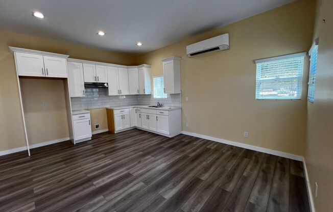 Renovated studio ADU in an excellent area of Uptown Whittier, ALL UTILITIES INCLUDED