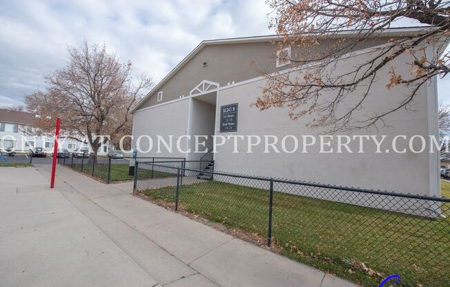 2 beds, 1 bath, 810 sqft, $1,249, Unit 106