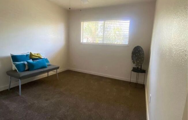 1 bed, 1 bath, 615 sqft, $1,300