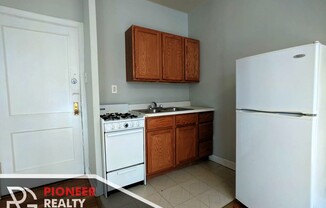 1050 W George St