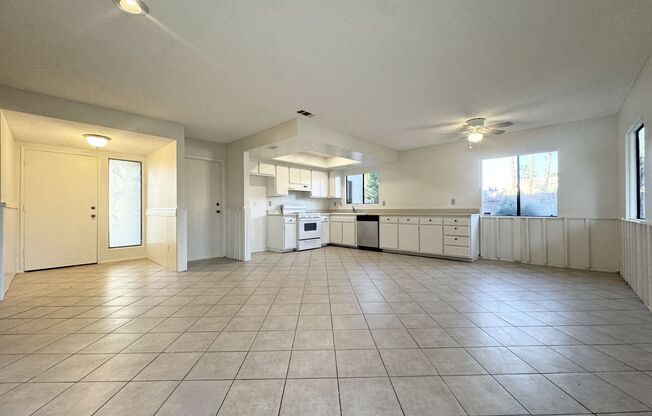 AVAILABLE NOW!!! 3 Bedroom 2 Bathroom Home in Rancho Mirage Resort